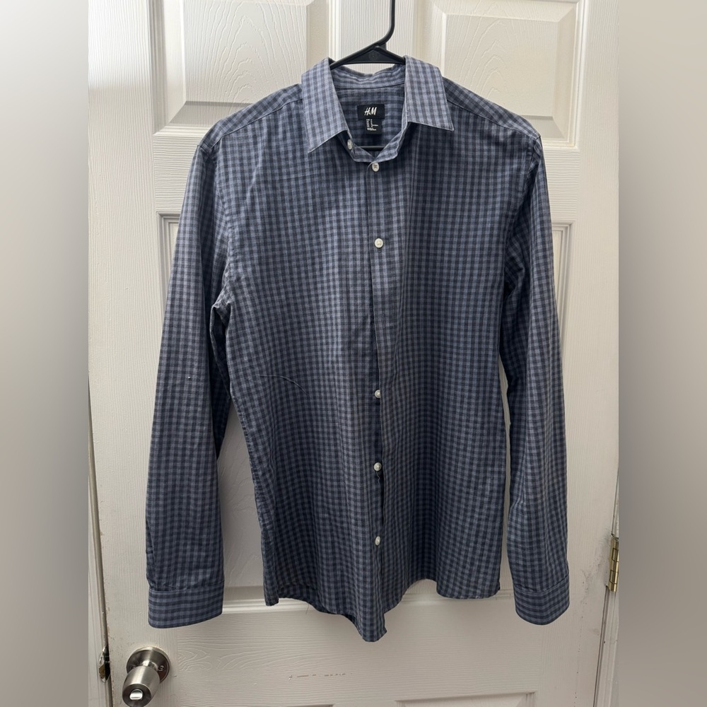 H&M Dress Shirt Checker
